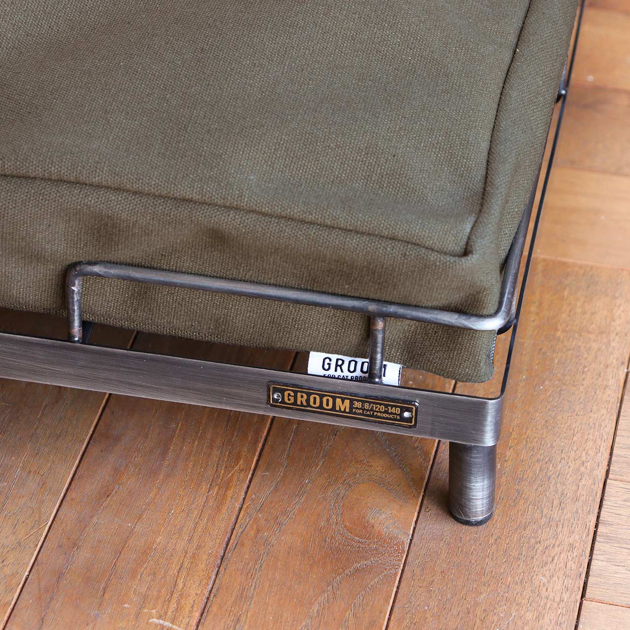 Pengantin Pria - Tempat Tidur Besi