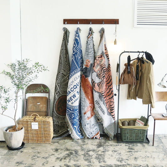 Lemparan Bawa Pulang (Camp Black)