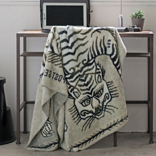 Flannel Fleece Blanket (White Tiger)