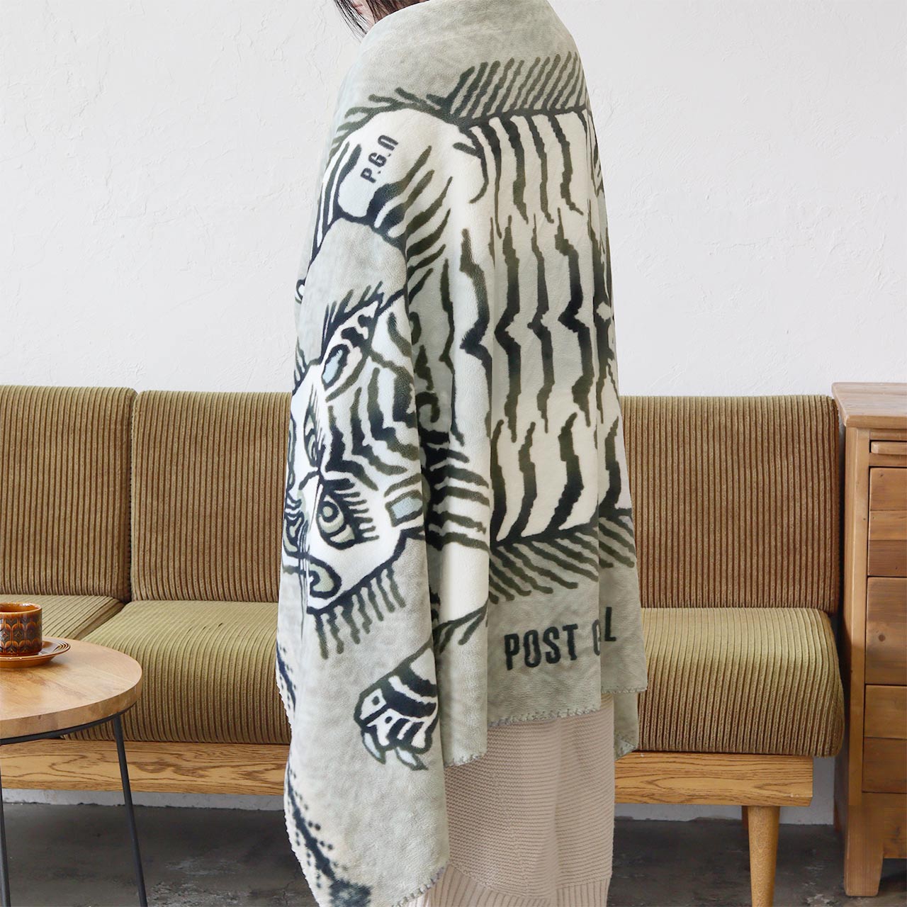 Flannel Fleece Blanket (White Tiger)