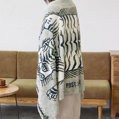 Flannel Fleece Blanket (White Tiger)