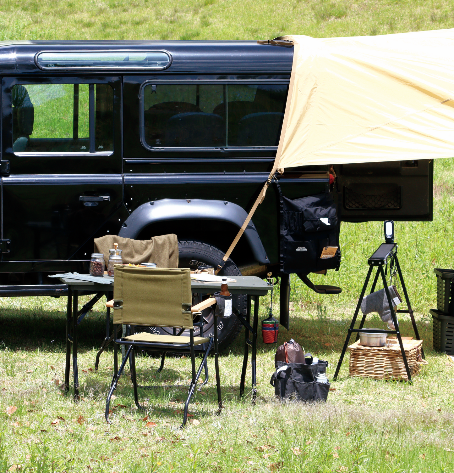 Sawhorse & Hanger (Black)